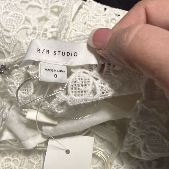 R/R Studio Crochet Overlay Short Sleeve Dress Size 0 Shift Mini in White - Picture 4 of 4